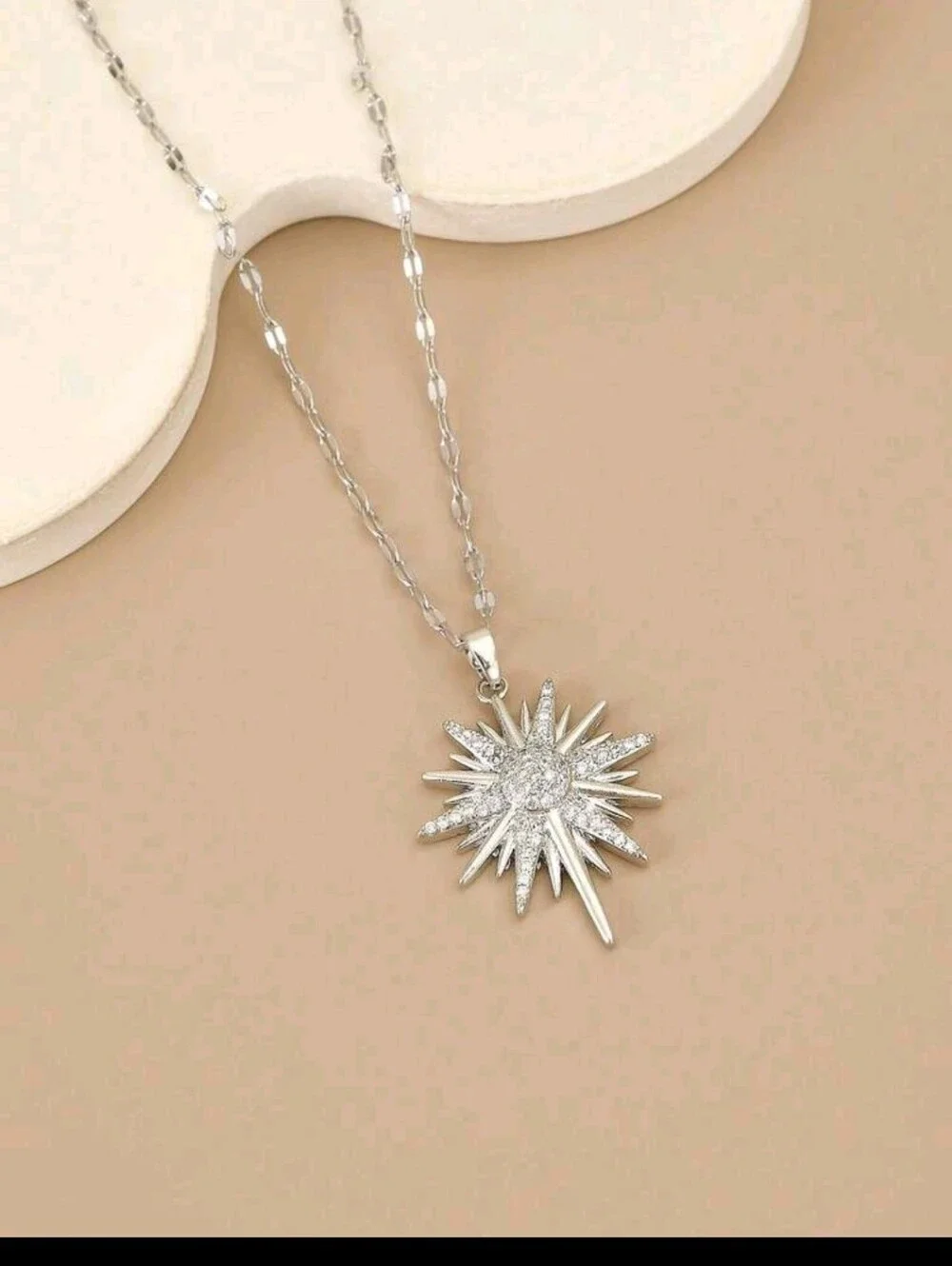 BRAND NEW ** Silver Starburst Pendant Necklace